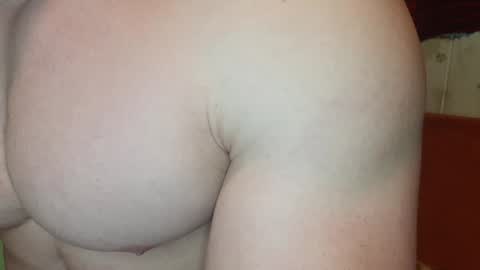 Snapshot of troncq chatting on 01.31.25 Troncq online show from 01.31.25