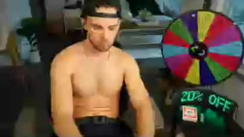 Snapshot of troy_greenxo chatting on 07.08.26 Troy Green online show from 07.08.26