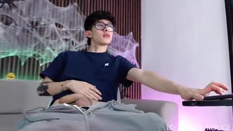 Troy online show from 10.17.25