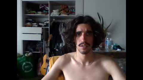 Snapshot of trueblove chatting on 01.01.25 trueblove online show from 01.01.25