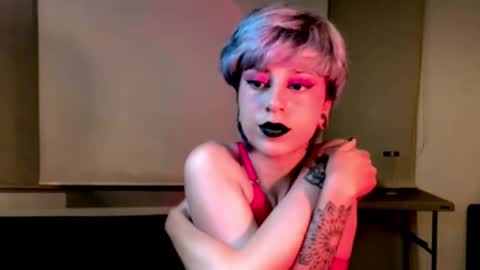 Cait online show from 02.04.25