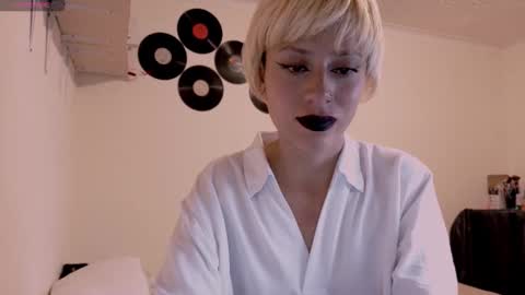 Cait online show from 11.06.25