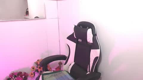 ts_lovelicious online show from 11.11.25