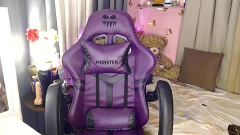    online show from 12.04.25