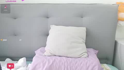 Snapshot of tscn88 chatting on 01.05.25 Anne Bebe online show from 01.05.25