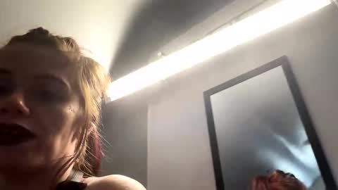 Snapshot of tscotto chatting on 10.18.25 tscotto online show from 10.18.25