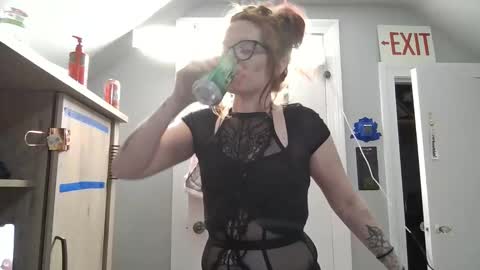 Snapshot of tscotto chatting on 10.20.25 tscotto online show from 10.20.25