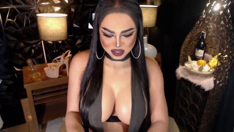 Snapshot of tsdarkdevon chatting on 01.11.25 tsdarkdevon online show from 01.11.25