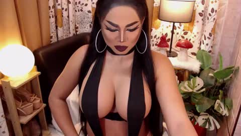 Snapshot of tsdarkdevon chatting on 02.06.25 tsdarkdevon online show from 02.06.25