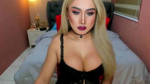 Snapshot of tshugescock chatting on 02.08.25 SEDUCTIVEmistresCUMS online show from 02.08.25
