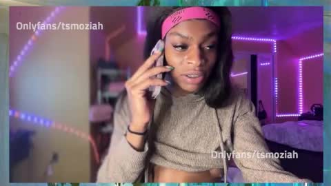 Snapshot of tsmoziah chatting on 10.14.25 tsmoziah online show from 10.14.25