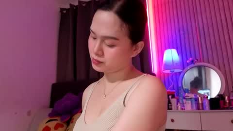 Snapshot of tsnathaliasilvana chatting on 11.18.25 Bella Ratbu online show from 11.18.25