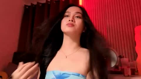 Snapshot of tsnathaliasilvana chatting on 11.26.25 Bella Ratbu online show from 11.26.25