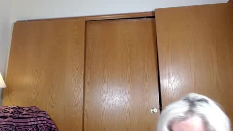 Sabrina Ravndahl online show from 12.19.25