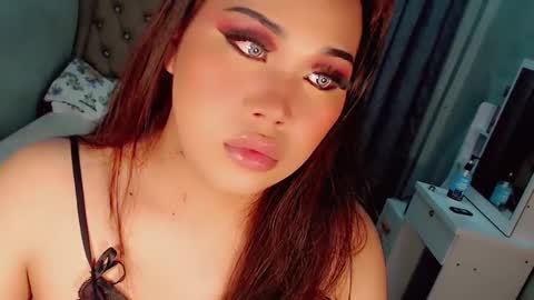 Snapshot of tsscarlett_xx chatting on 02.11.25 jayvie online show from 02.11.25