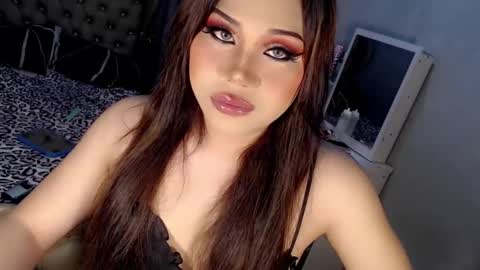 Snapshot of tsscarlett_xx chatting on 09.14.25 jayvie online show from 09.14.25