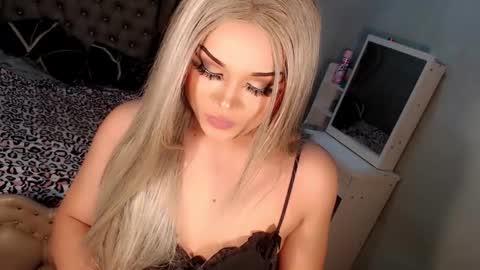 Snapshot of tsscarlett_xx chatting on 10.03.25 jayvie online show from 10.03.25