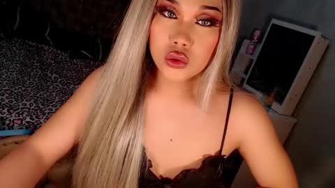 Snapshot of tsscarlett_xx chatting on 10.09.25 jayvie online show from 10.09.25
