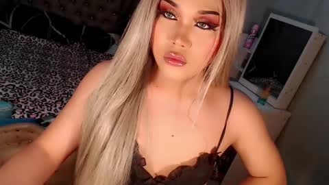 Snapshot of tsscarlett_xx chatting on 10.09.25 jayvie online show from 10.09.25