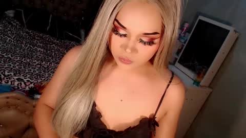 Snapshot of tsscarlett_xx chatting on 10.12.25 jayvie online show from 10.12.25