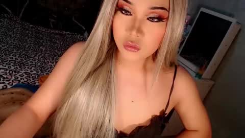 Snapshot of tsscarlett_xx chatting on 10.13.25 jayvie online show from 10.13.25