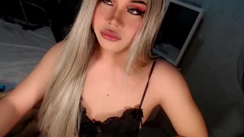 Snapshot of tsscarlett_xx chatting on 10.22.25 jayvie online show from 10.22.25