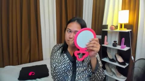 Karen Oquio online show from 10.12.25