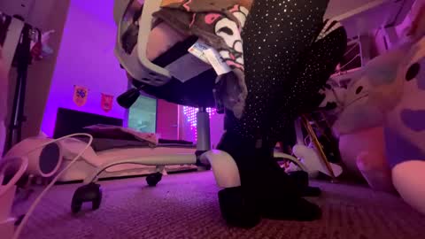 Snapshot of tsunderenextdoor chatting on 01.23.25 MOCHI NEXT DOOR online show from 01.23.25