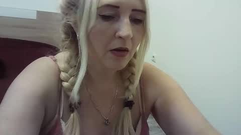 Ttrnynela online show from 10.25.25