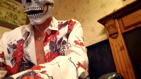 Snapshot of tubsy6868 chatting on 10.31.25 tubsy6868 online show from 10.31.25