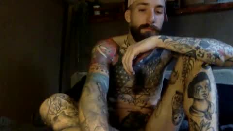 Snapshot of tuhands chatting on 12.15.24 Tuhands online show from 12.15.24