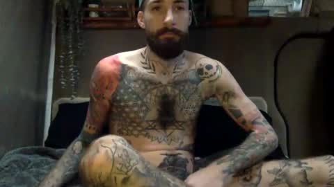 Snapshot of tuhands chatting on 12.17.24 Tuhands online show from 12.17.24