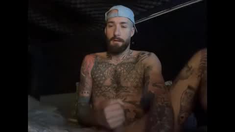 Snapshot of tuhands chatting on 11.12.25 Tuhands online show from 11.12.25