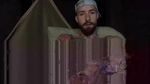 Snapshot of tuhands chatting on 11.20.25 Tuhands online show from 11.20.25