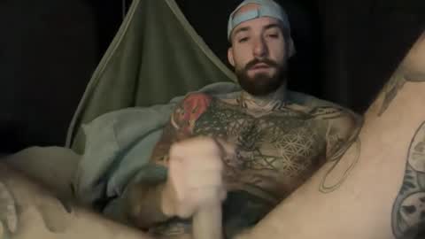 Snapshot of tuhands chatting on 11.23.25 Tuhands online show from 11.23.25