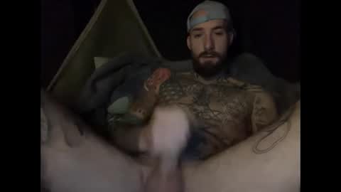 Snapshot of tuhands chatting on 12.14.25 Tuhands online show from 12.14.25