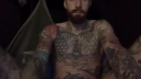 Snapshot of tuhands chatting on 12.18.25 Tuhands online show from 12.18.25