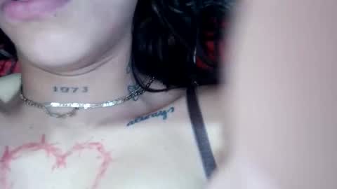 Snapshot of tunenacaliente chatting on 11.14.25 tunenacaliente online show from 11.14.25