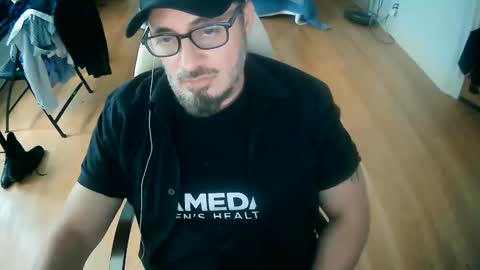 Snapshot of tuscan_taurus chatting on 10.31.25 tuscan_taurus online show from 10.31.25