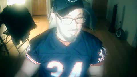 Snapshot of tuscan_taurus chatting on 11.26.25 tuscan_taurus online show from 11.26.25