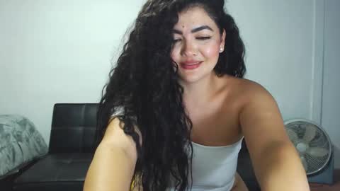 Snapshot of tuti_sex chatting on 10.30.25 tuti online show from 10.30.25