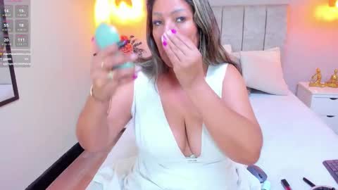 Snapshot of tutu_milf chatting on 10.14.25 Tutu online show from 10.14.25