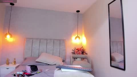 Snapshot of tutu_milf chatting on 11.09.25 Tutu online show from 11.09.25