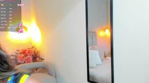 Snapshot of tutu_milf chatting on 11.11.25 Tutu online show from 11.11.25