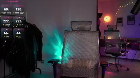 Snapshot of tv_miss chatting on 02.16.26 Miss Veth online show from 02.16.26