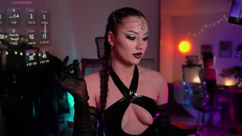 Snapshot of tv_miss chatting on 03.23.26 Miss Veth online show from 03.23.26