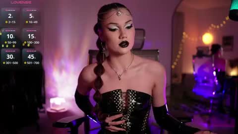 Miss Veth online show from 07.10.26