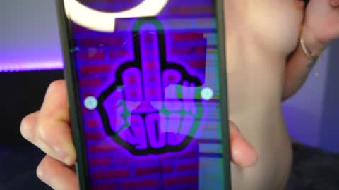 Snapshot of tweety_twist chatting on 01.04.25 MayCarrey online show from 01.04.25