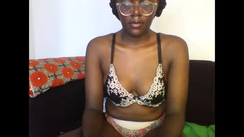 Snapshot of twerking_cheek_1 chatting on 12.31.24 Alma online show from 12.31.24