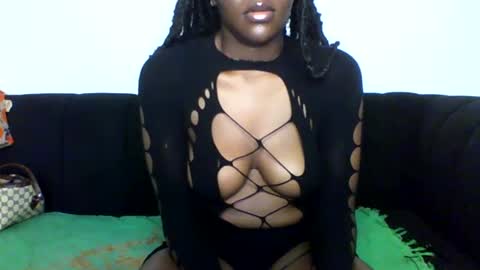 Snapshot of twerking_cheek_1 chatting on 01.17.25 Alma online show from 01.17.25